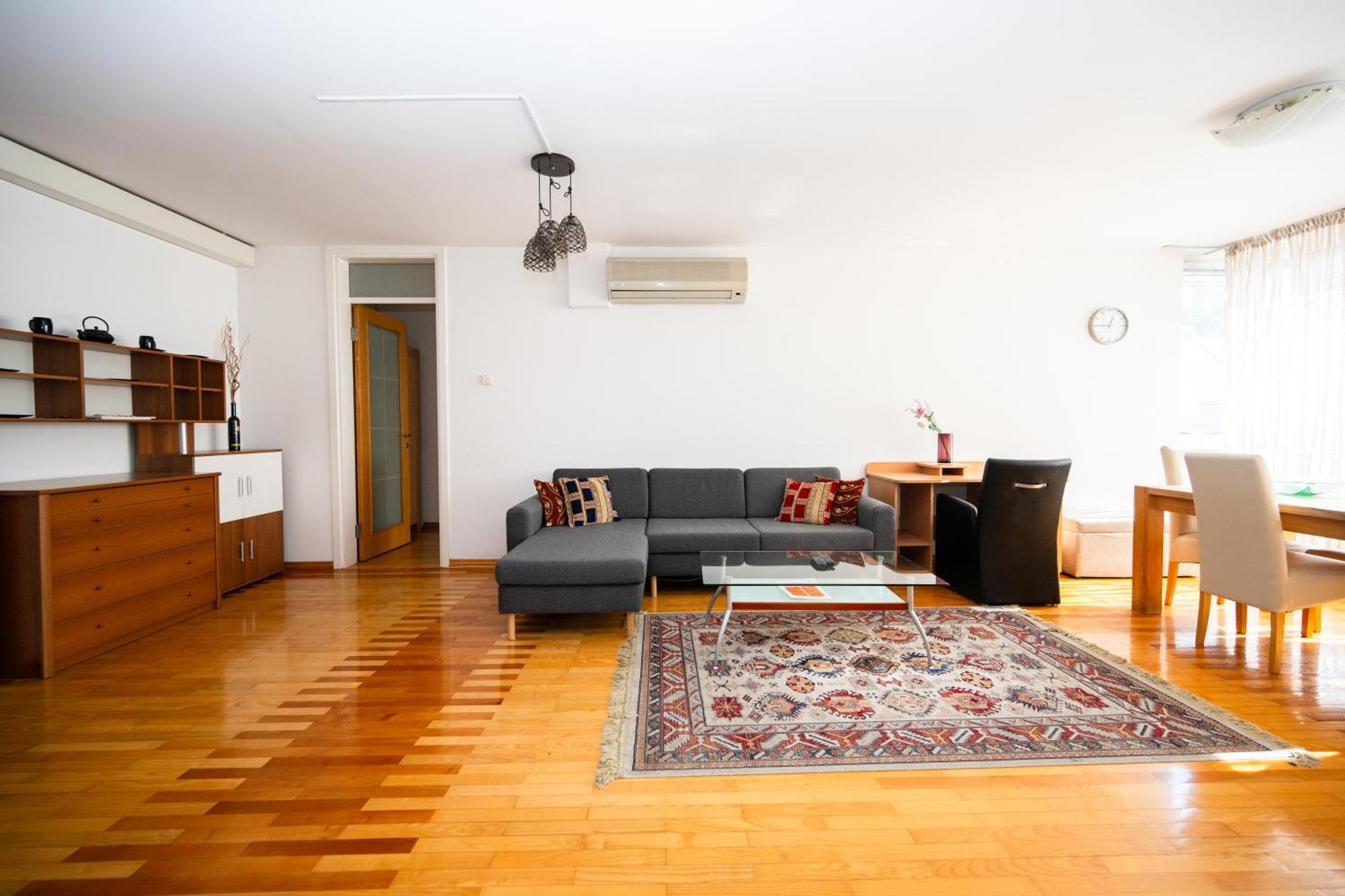 Modern 2Bdr Apartment In The Center- Free Parking Sarajevo Eksteriør bilde