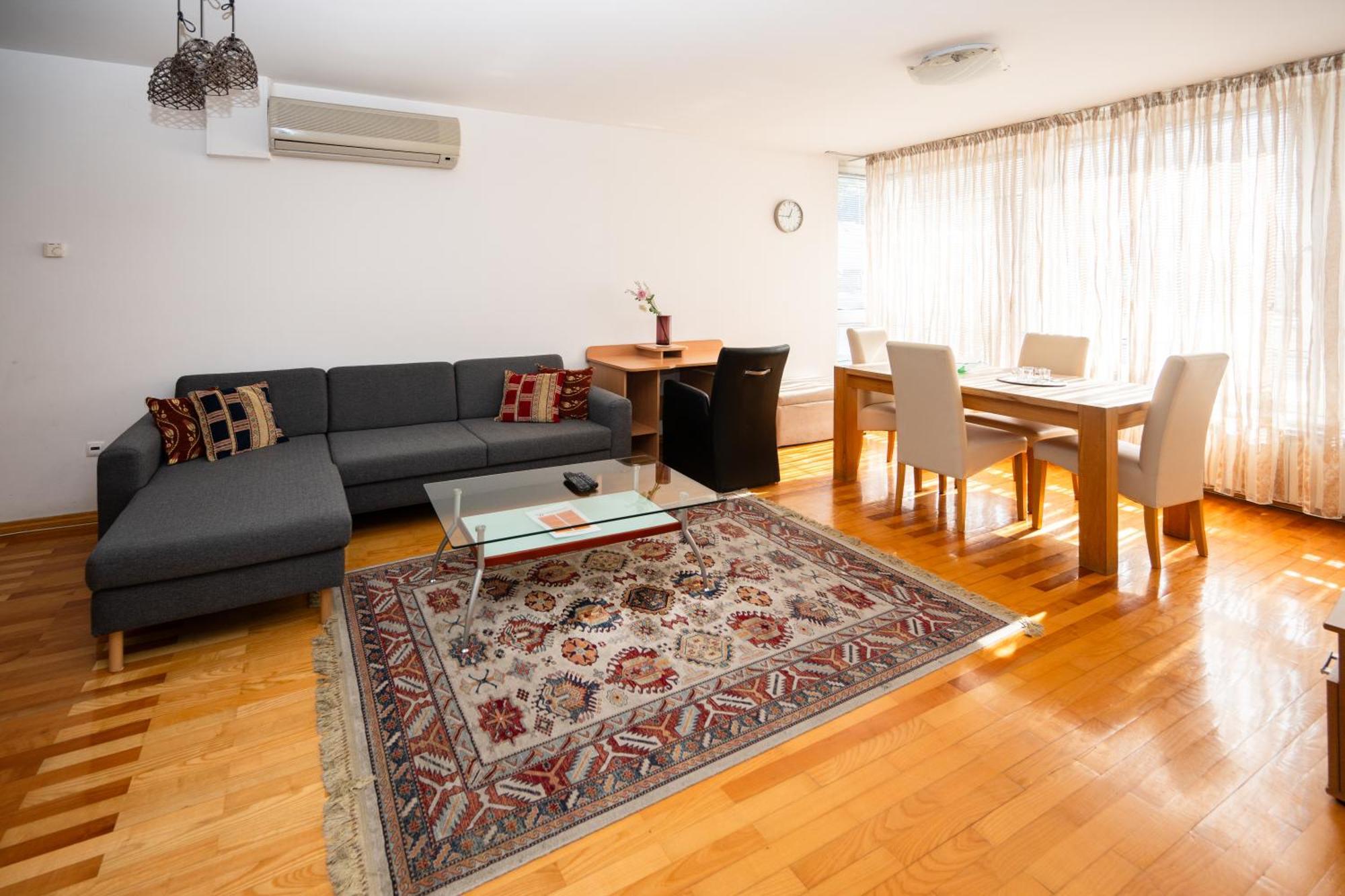 Modern 2Bdr Apartment In The Center- Free Parking Sarajevo Eksteriør bilde