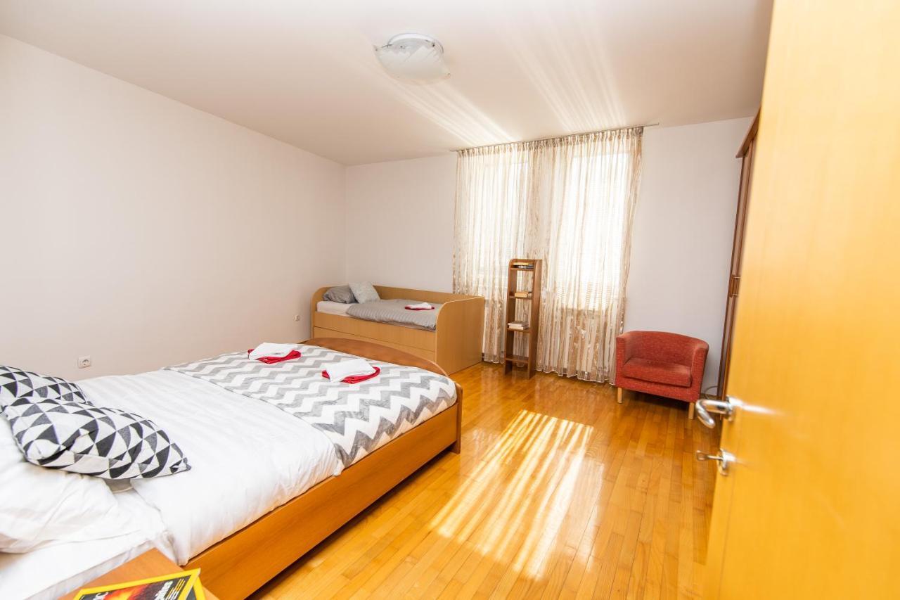Modern 2Bdr Apartment In The Center- Free Parking Sarajevo Eksteriør bilde
